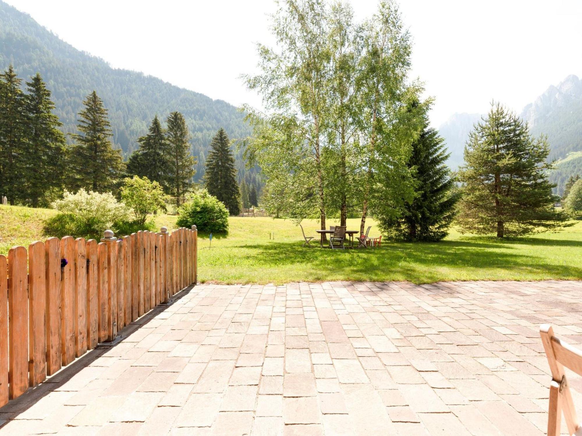 Spacious Chalet With Garden Near Ski Area In Tyrol Pozza di Fassa Exterior foto